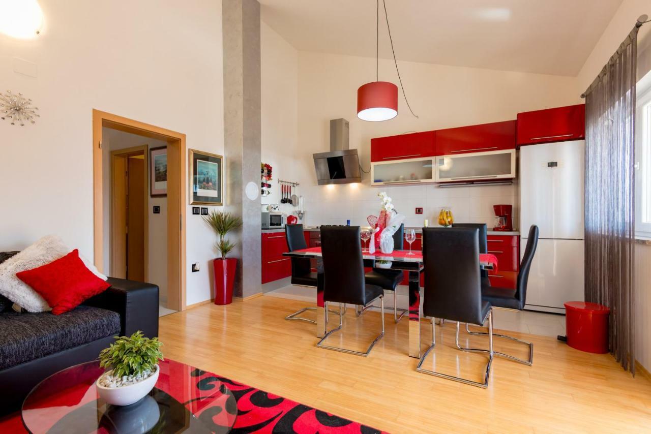 Apartment Ina Pula Exteriör bild